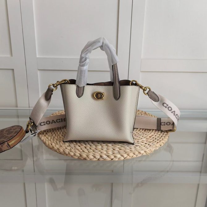 COACH Women's Tote WILLOW 18 White