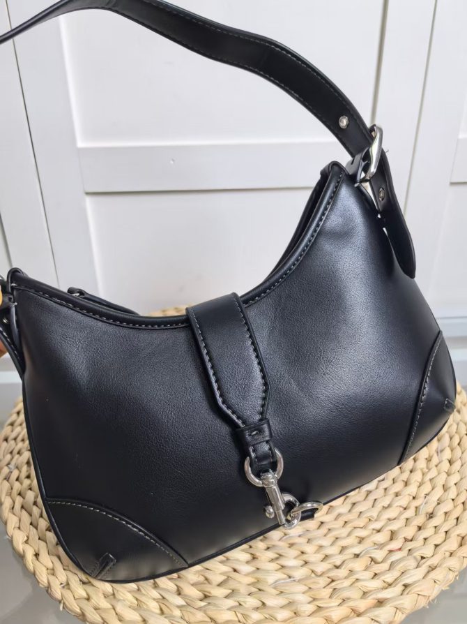 COACH Women's Hamptons Hobo Black