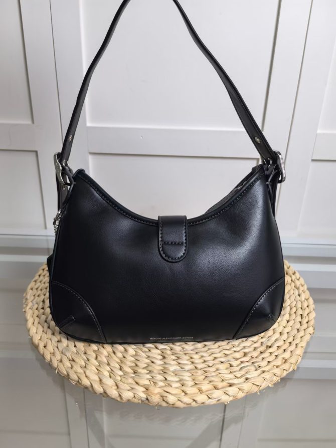 COACH Women's Hamptons Hobo Black