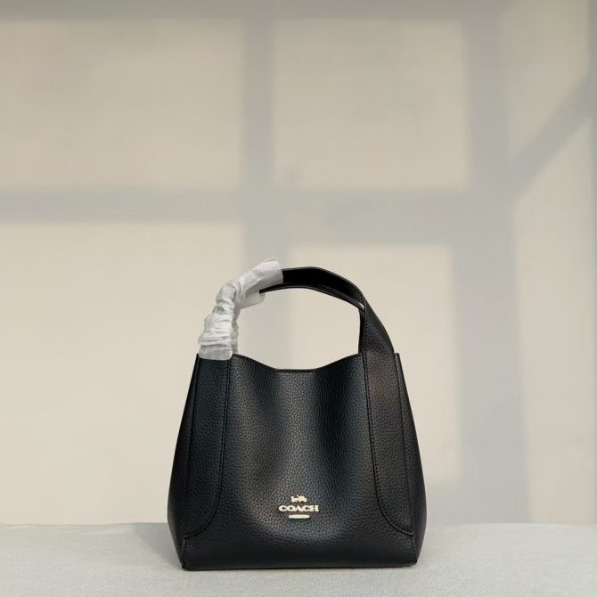 COACH pebble leather Hadley hobo 21 Black