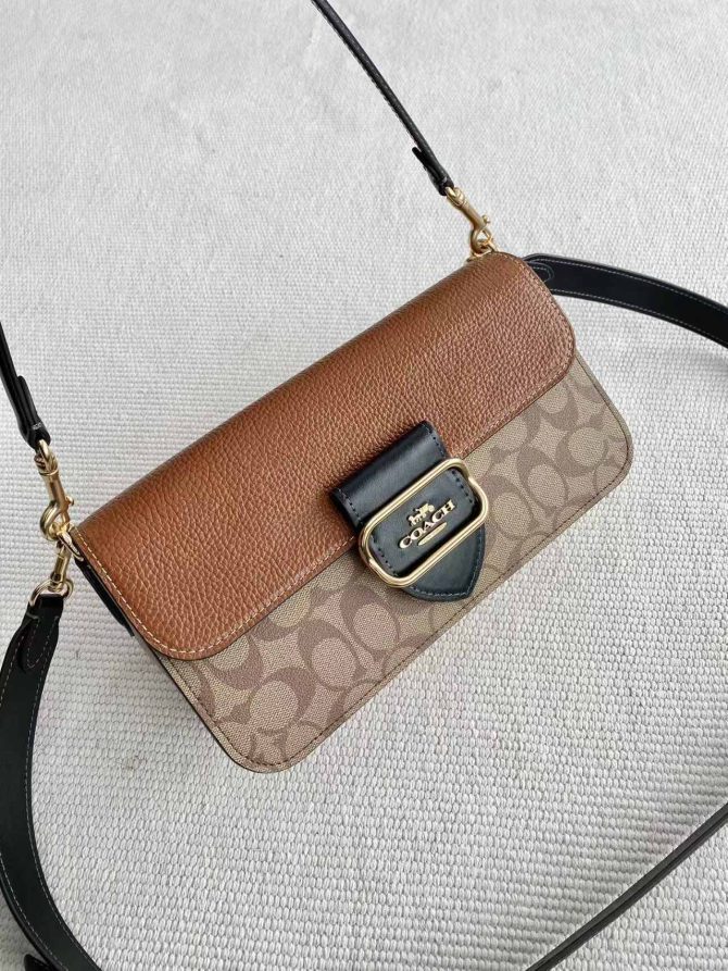 COACH Morgan Shoulder bag Light brown