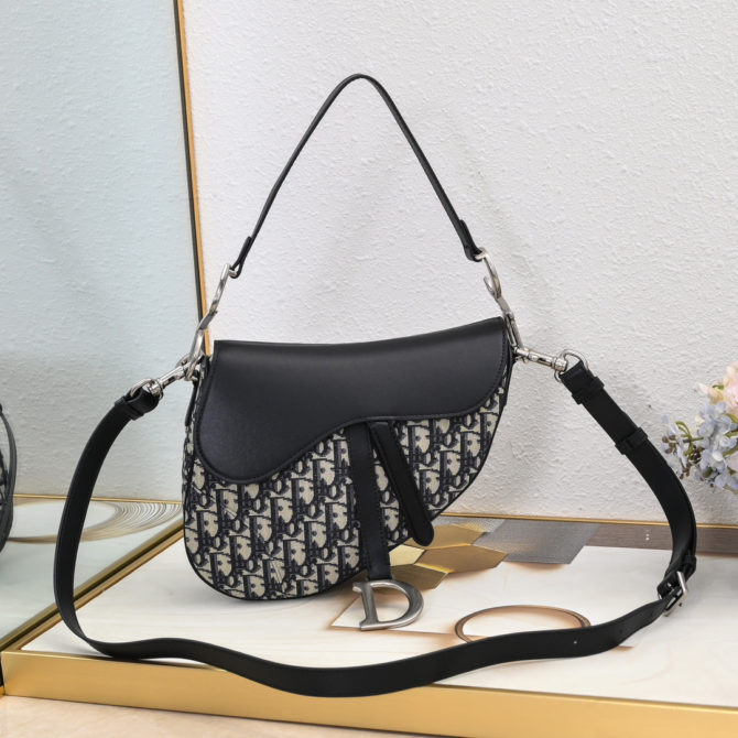 Dior Saddle bag