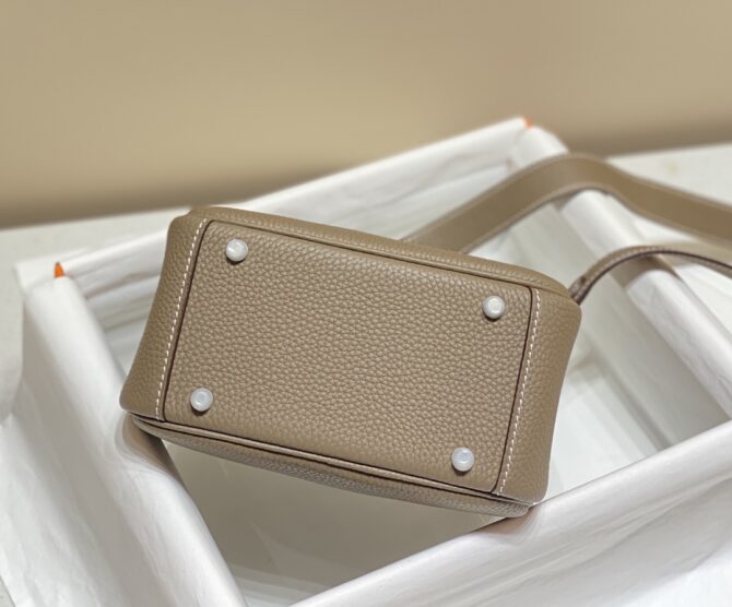 lindy 19 Silver buckle