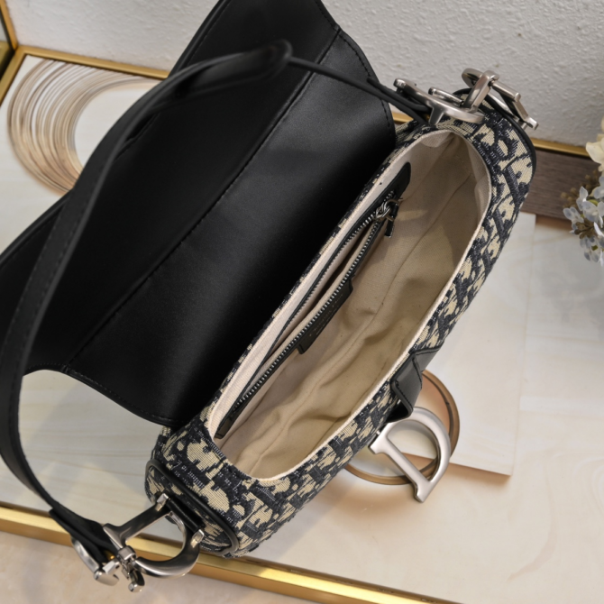 Dior Saddle bag